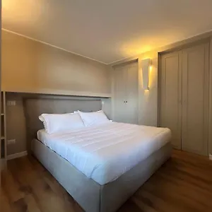 Lux Numidio Quadrato Roma